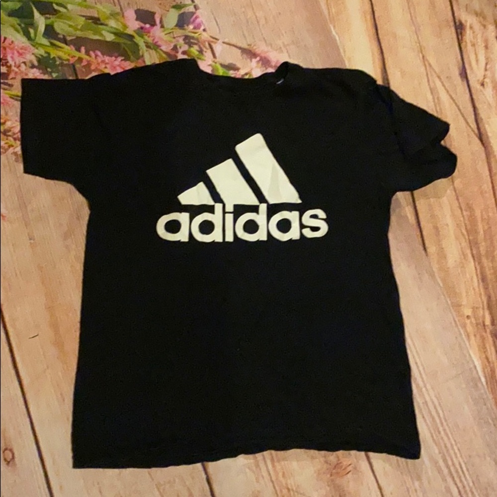 Adidas men’s t-shirt size large